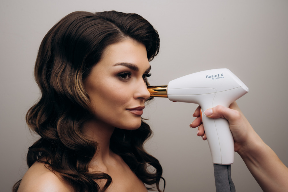 RESUR  FX- NON-ABLATIVE FRACTIONAL ERBIUM LASER;REMOVAL OF SCARS AND STRETCH MARKS; REJUVENATION TREATMENT; TREATMENT TO INCREASE PRODUCTION OF COLLAGEN AND ELASTIN