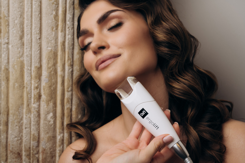 ENDERMOLOGY FAVE- FACE SCULPTING; SKIN FIRMING; LIFTING